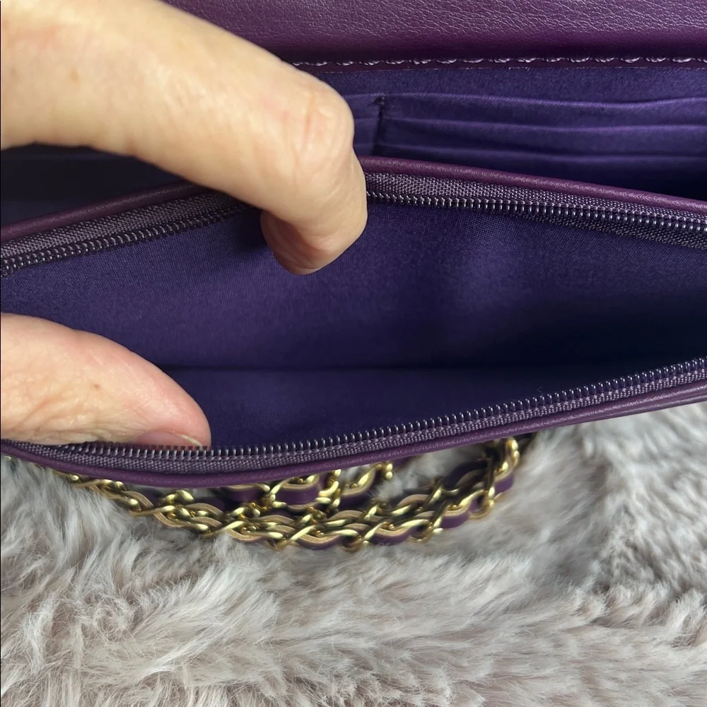 NWT Badgley Mischka Plum Quilted Vegan Leather Crossbody Bag w Chain Strap_10